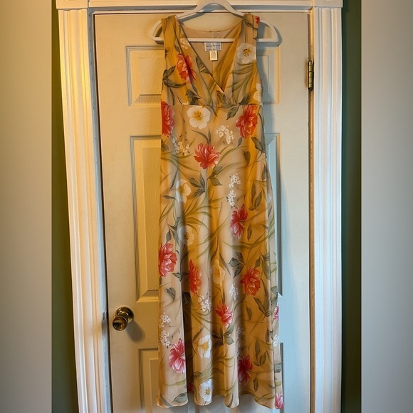 Vintage Dresses & Skirts - Vintage Floral Maxi Dress 90s USA 12 Vacation Surplice Cottagecore feminine